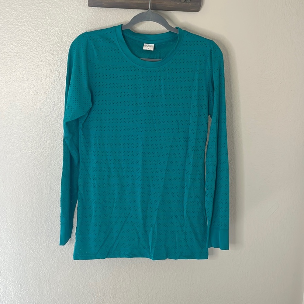 Chill long sleeve workout top